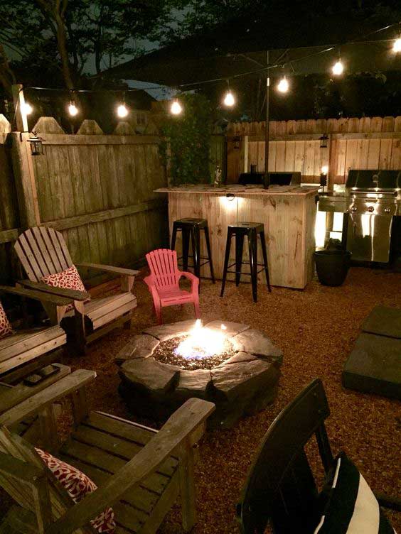 22 Backyard Fire Pit Ideas with Cozy Seating Area - HomeDesignInspired