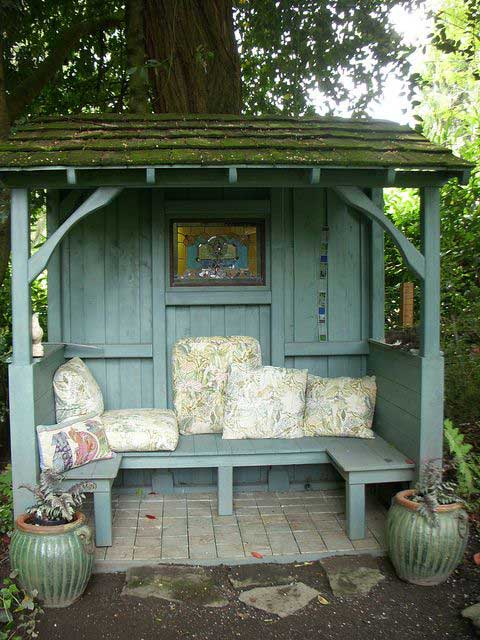 23 Easy-to-Make Ideas Building a Small Backyard Seating ...