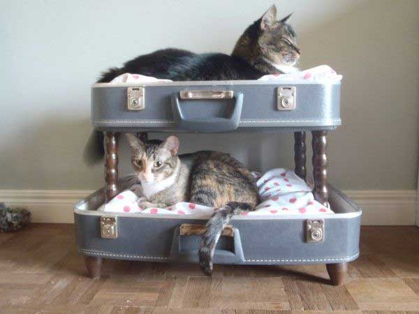 old-suitcases-decor-hdi-13