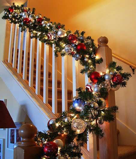Christmas-Staircase-09