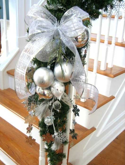 Christmas-Staircase-33