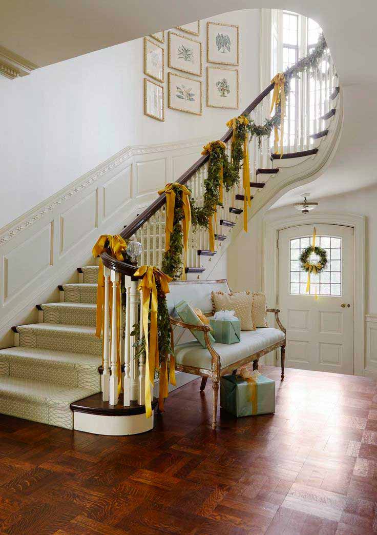 Christmas-Staircase-35