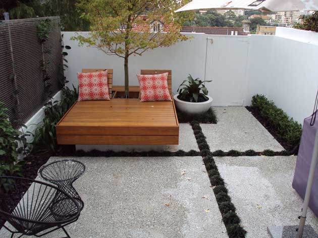 tiny-courtyard-4