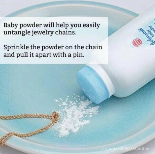 Baby Powder Will Help You Easily Untangle Jewelry Chains