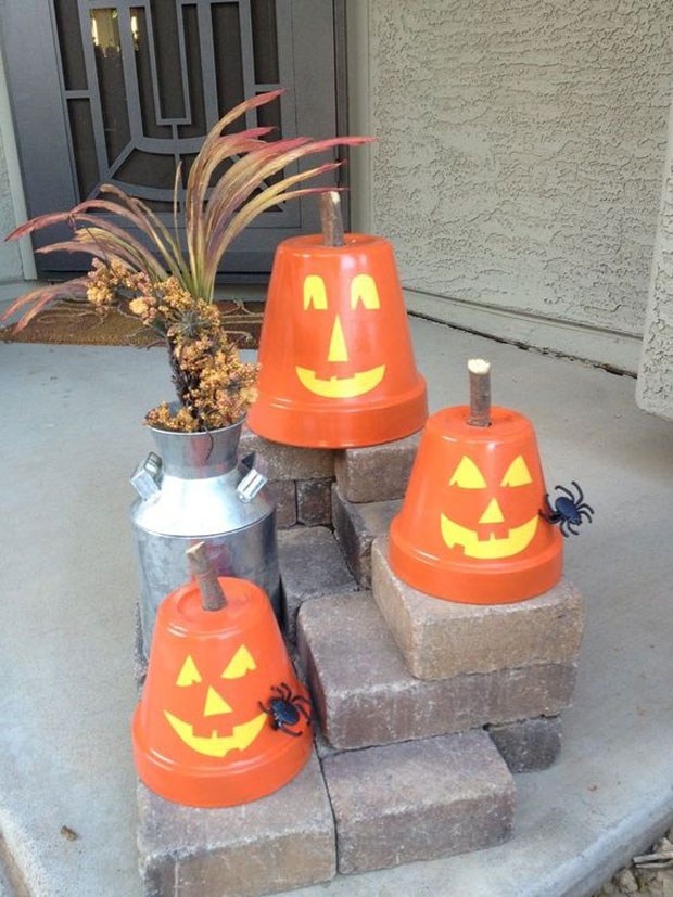 15 Ideas to Reuse Clay Pots for Halloween Crafts - HomeDesignInspired