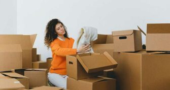 On The Move: 4 Reasons Why Hiring Removalist Is Smart